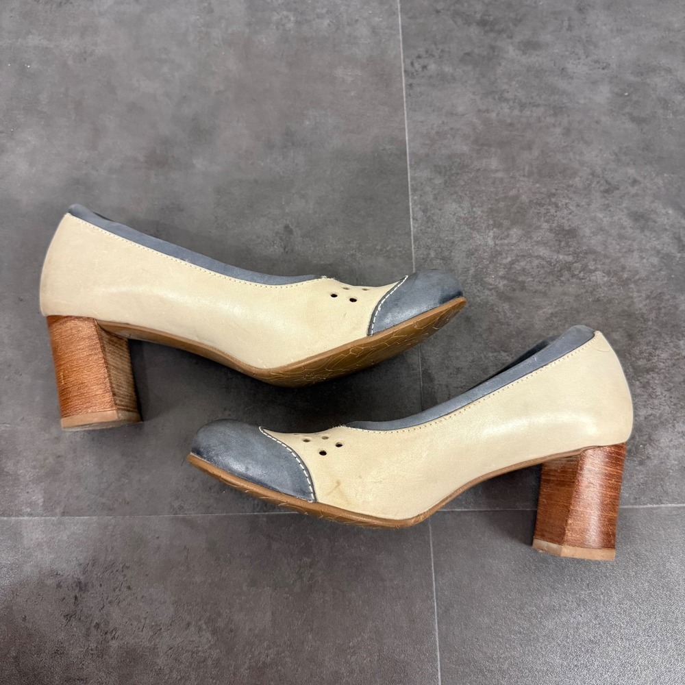 Fidji Leather Perforated Wingtip Block Heel Pumps Cream Blue Made in Portugal